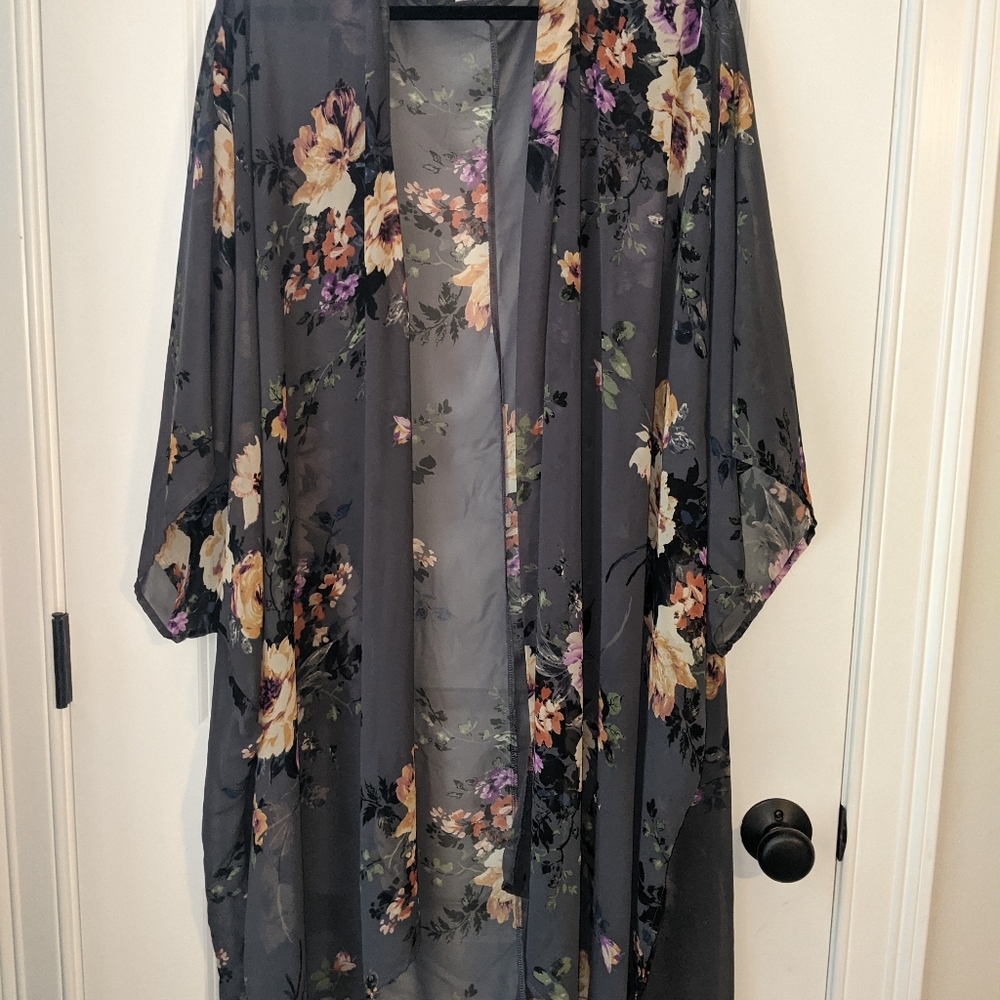 Sheer gray floral kimono